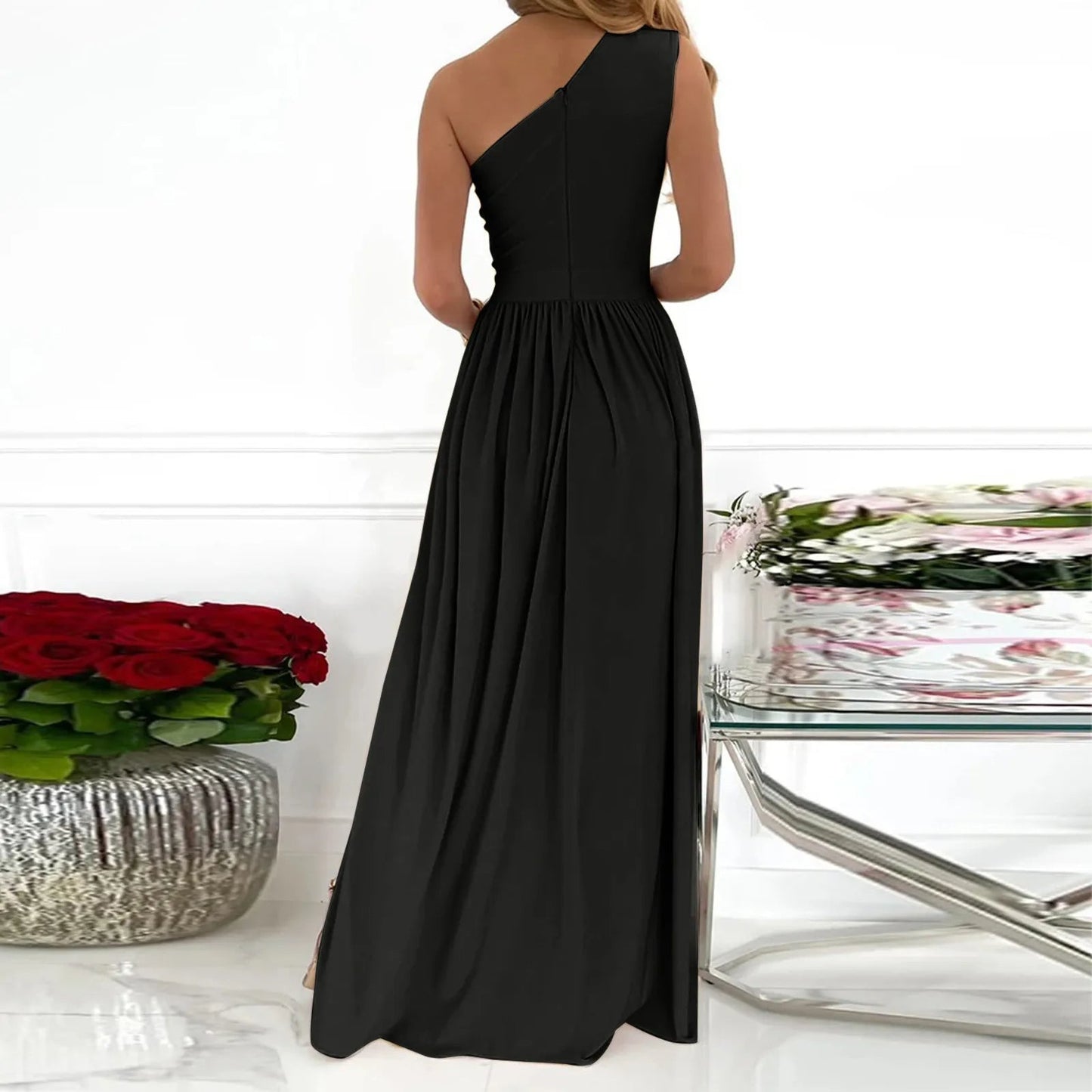 Suzanne - Robe Asymétrique Avec Une Fente Et Une Coupe Élégante