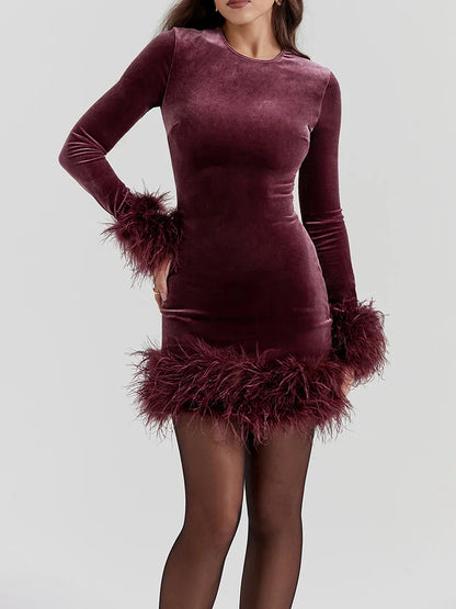 Sandrine - Robe moulante chic à plumes